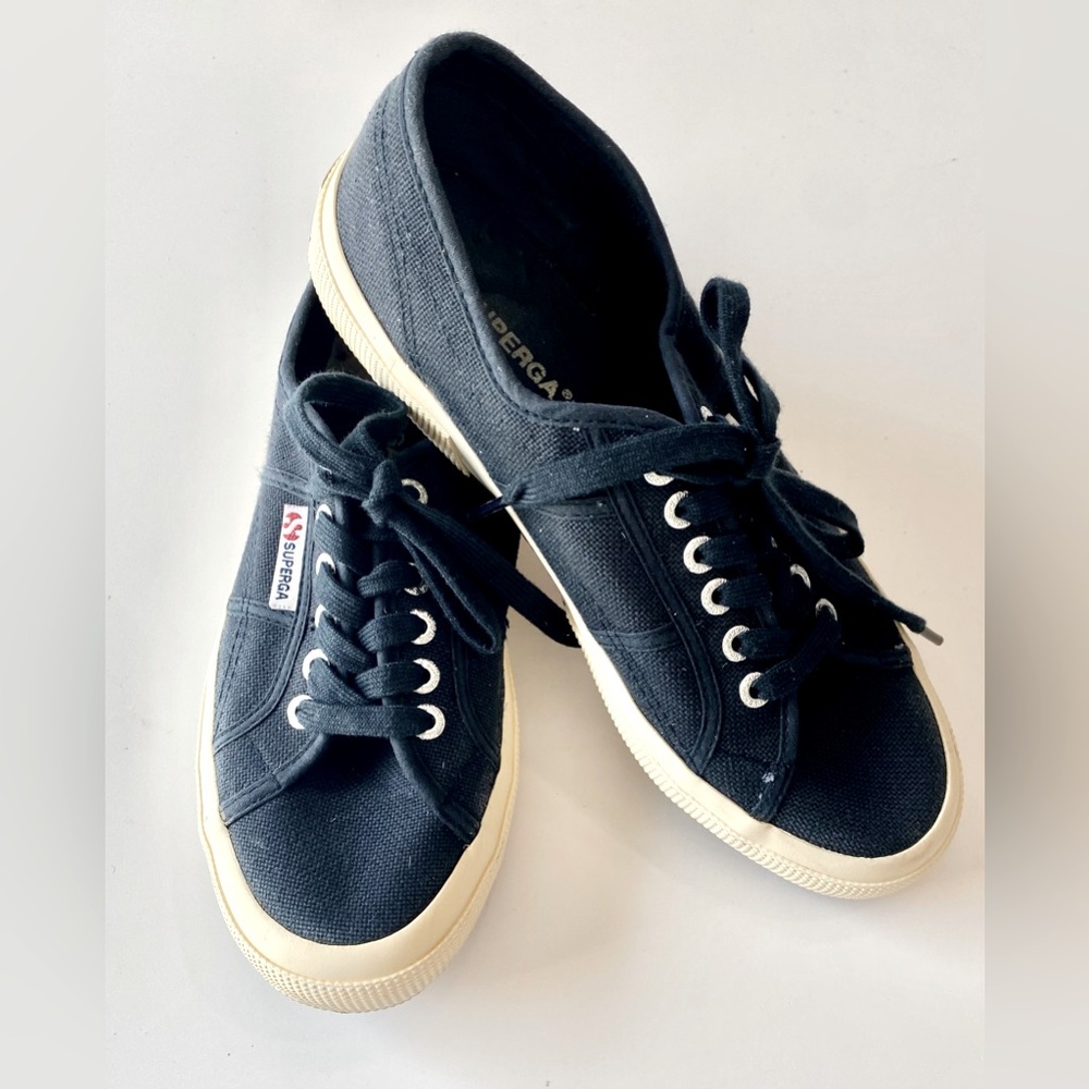 Superga 2750 Cory Classic Women's Navy Canvas Lace Up & Tie Sneakers
Shoes 9 M